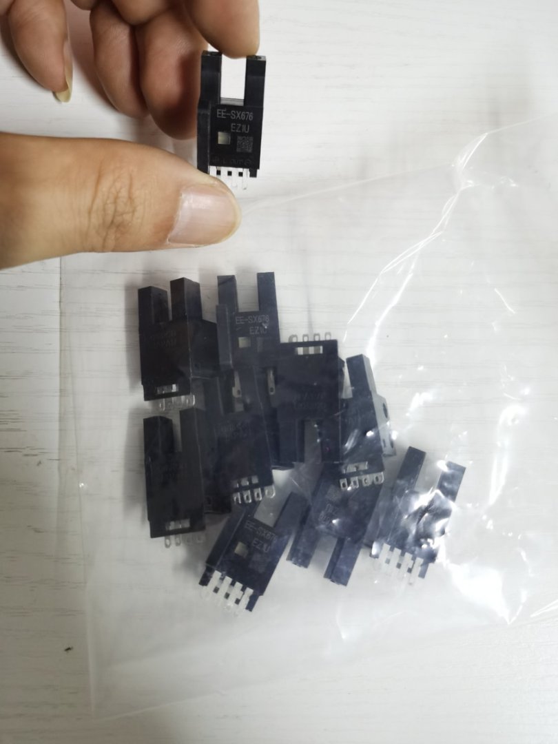 日本OMRON欧姆龙EE-SX676槽型光电传感器