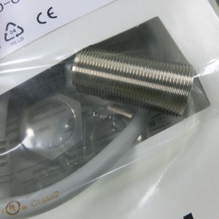 日本azbil山武FL7M-7J6HD-CN03接近开关